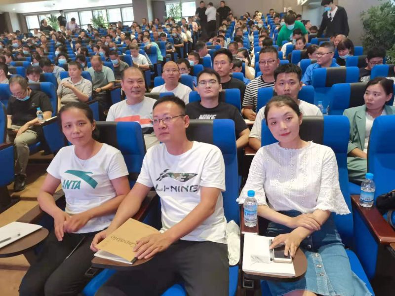 公司党员代表聆听全市建设行业党史学习教育思政课